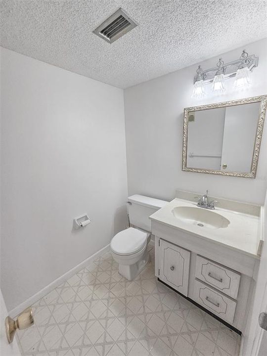 For Sale: $375,000 (3 beds, 2 baths, 1700 Square Feet)