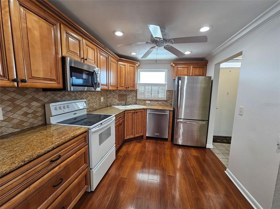 For Sale: $375,000 (3 beds, 2 baths, 1700 Square Feet)