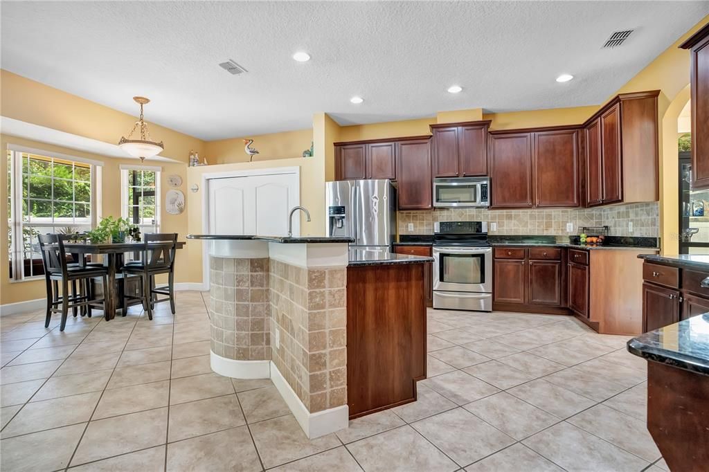 For Sale: $640,000 (5 beds, 4 baths, 3536 Square Feet)