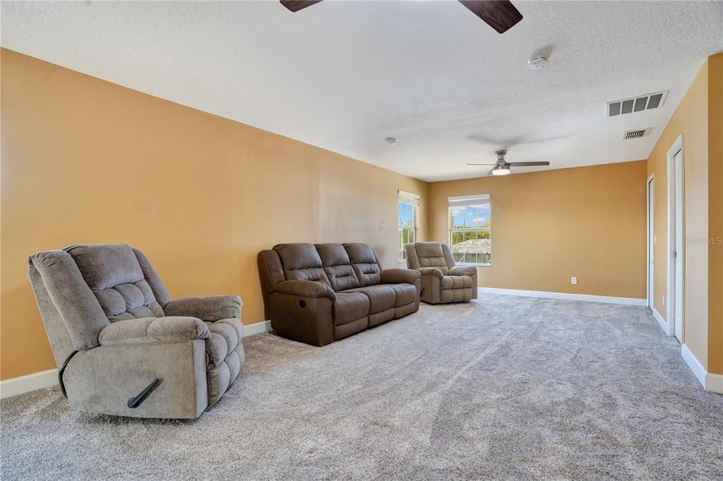 For Sale: $640,000 (5 beds, 4 baths, 3536 Square Feet)