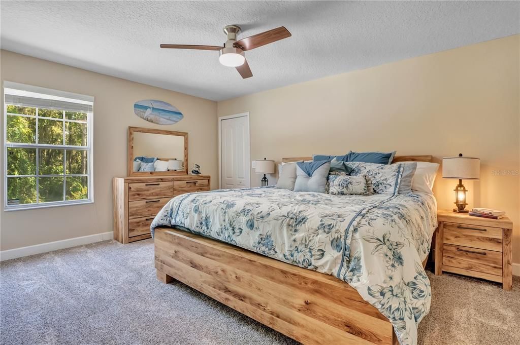 For Sale: $640,000 (5 beds, 4 baths, 3536 Square Feet)