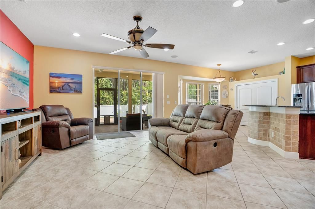 For Sale: $640,000 (5 beds, 4 baths, 3536 Square Feet)