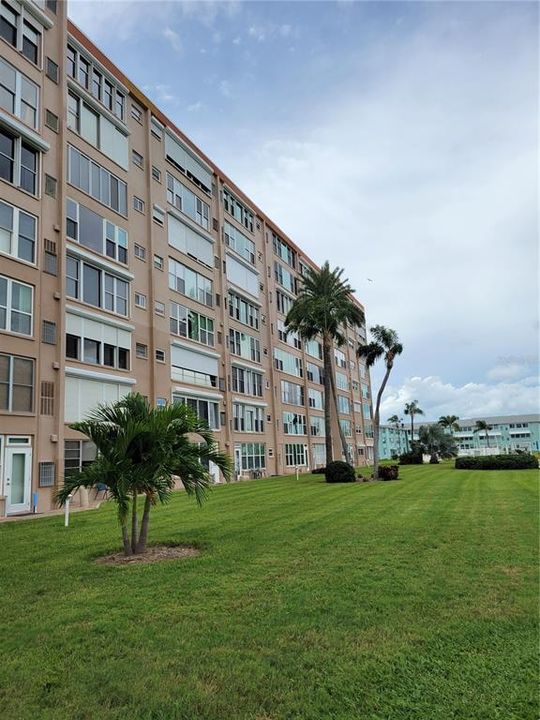 На продажу: $189,900 (2 спален, 1 ванн, 1120 Квадратных фут)