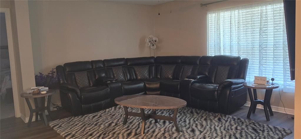 На продажу: $385,000 (4 спален, 2 ванн, 1846 Квадратных фут)