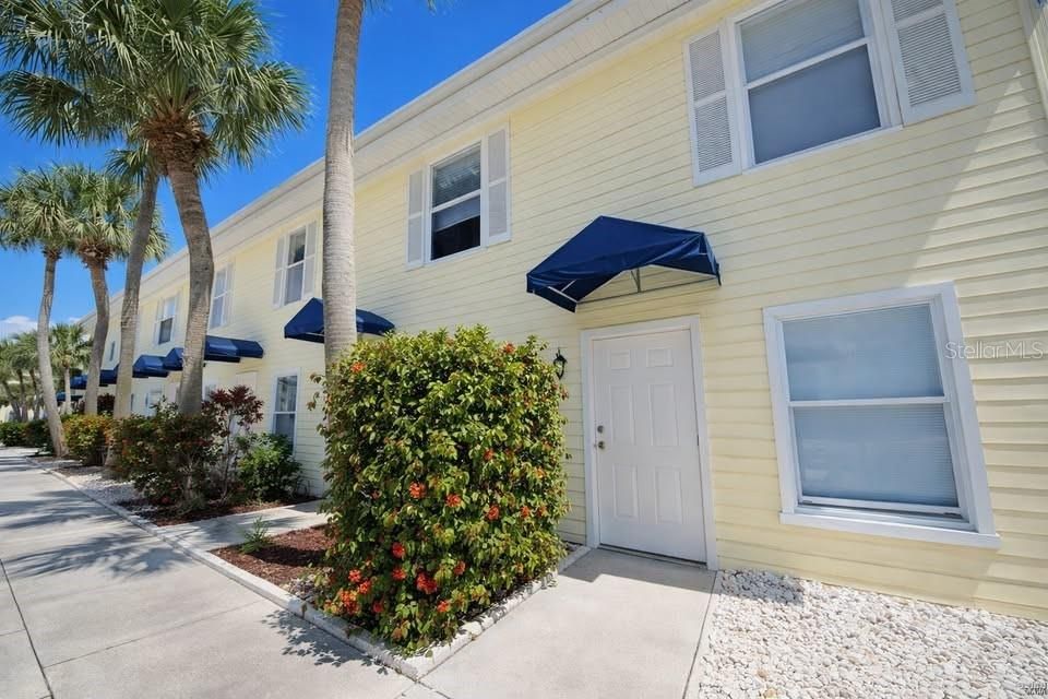 For Rent: $1,450 (2 beds, 2 baths, 1298 Square Feet)