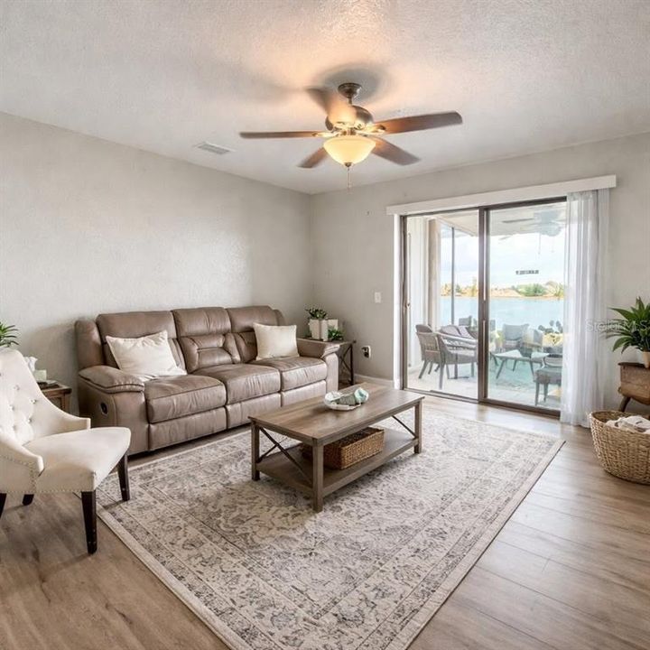 For Rent: $1,450 (2 beds, 2 baths, 1298 Square Feet)