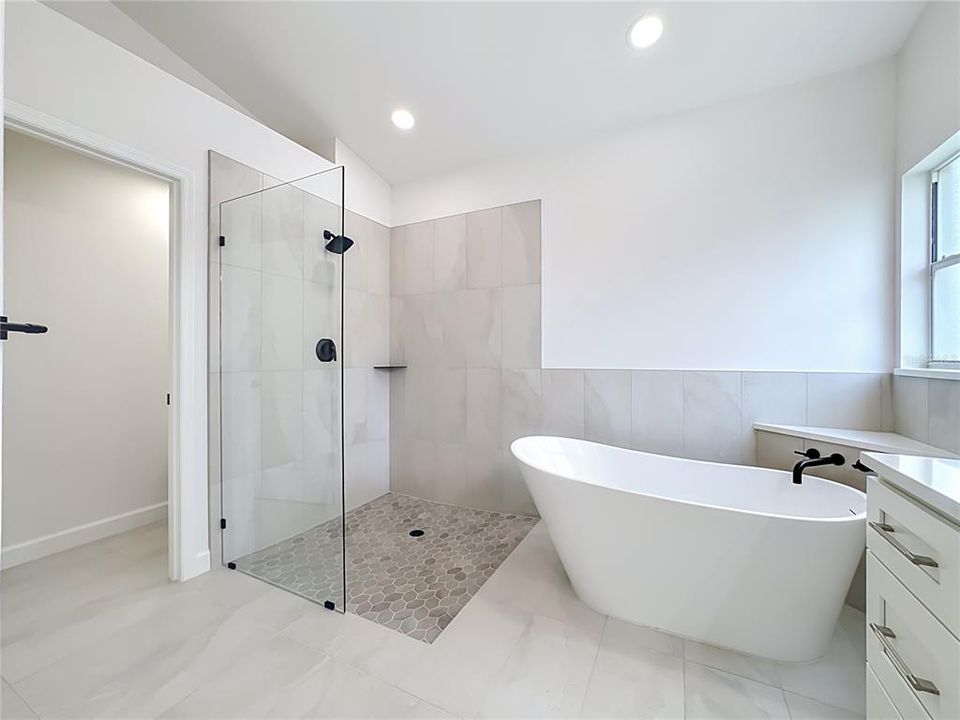 En Venta: $639,000 (3 camas, 2 baños, 2020 Pies cuadrados)