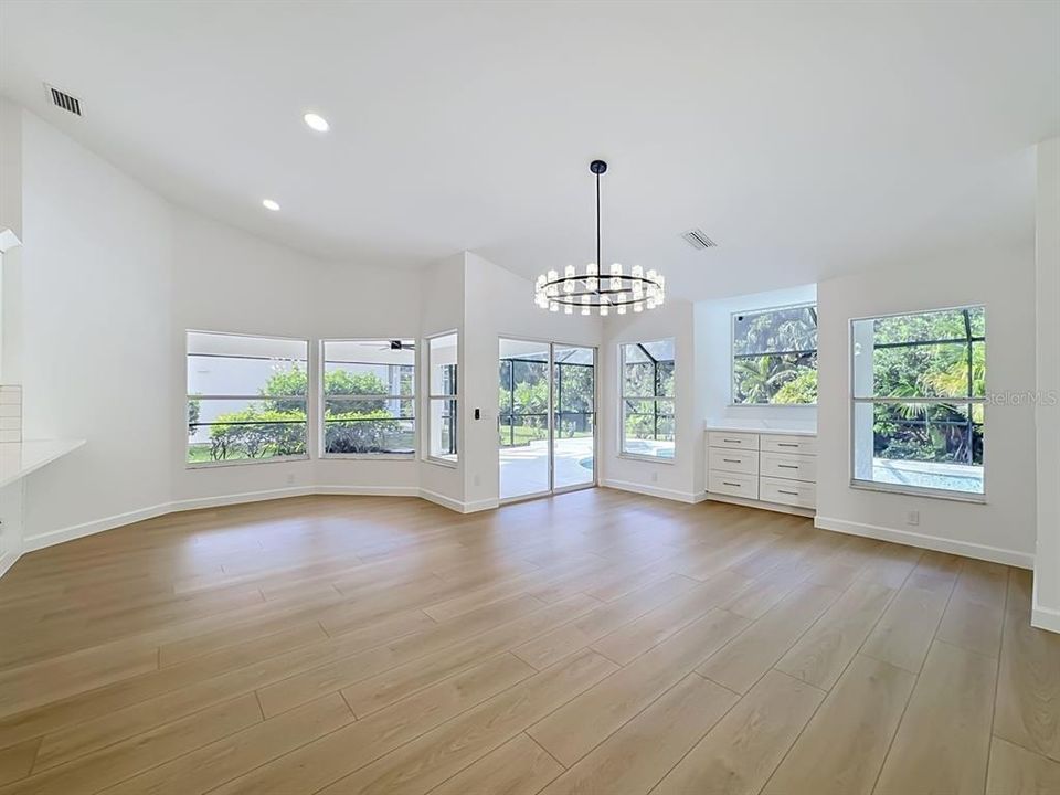 En Venta: $639,000 (3 camas, 2 baños, 2020 Pies cuadrados)