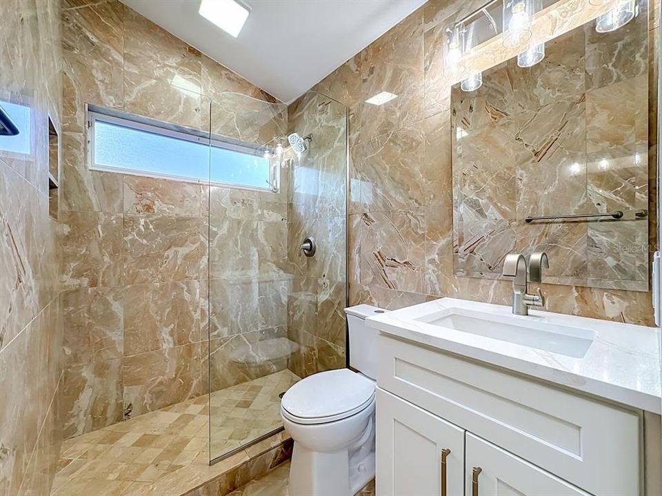 En Venta: $639,000 (3 camas, 2 baños, 2020 Pies cuadrados)
