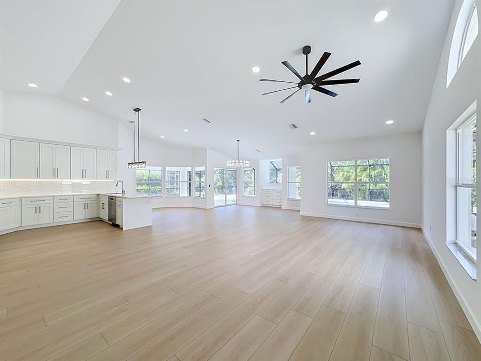 En Venta: $639,000 (3 camas, 2 baños, 2020 Pies cuadrados)