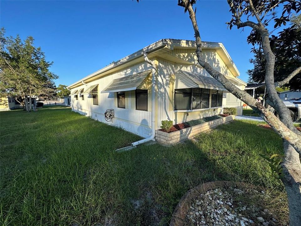 For Rent: $1,400 (2 beds, 2 baths, 1209 Square Feet)