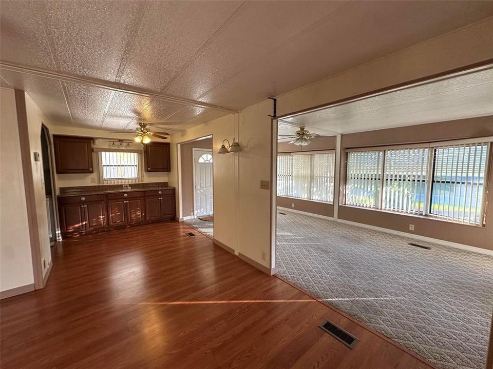 For Rent: $1,400 (2 beds, 2 baths, 1209 Square Feet)