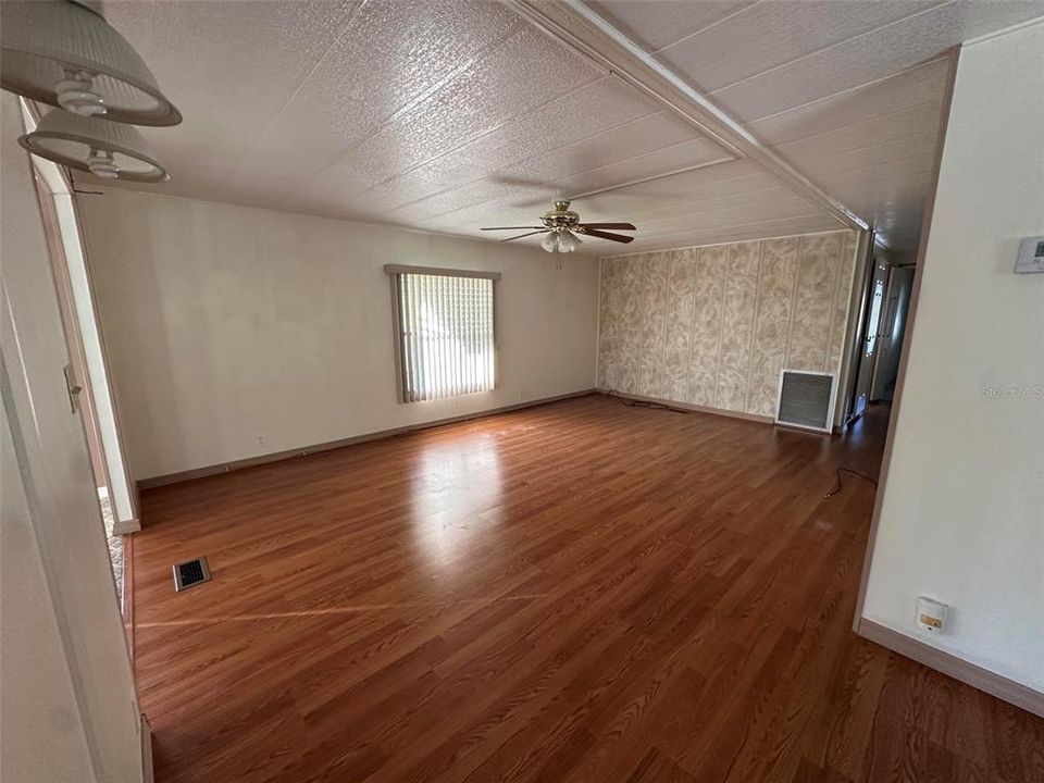 For Rent: $1,400 (2 beds, 2 baths, 1209 Square Feet)