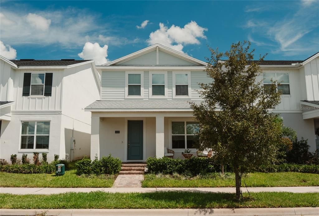 For Rent: $4,800 (5 beds, 5 baths, 2700 Square Feet)