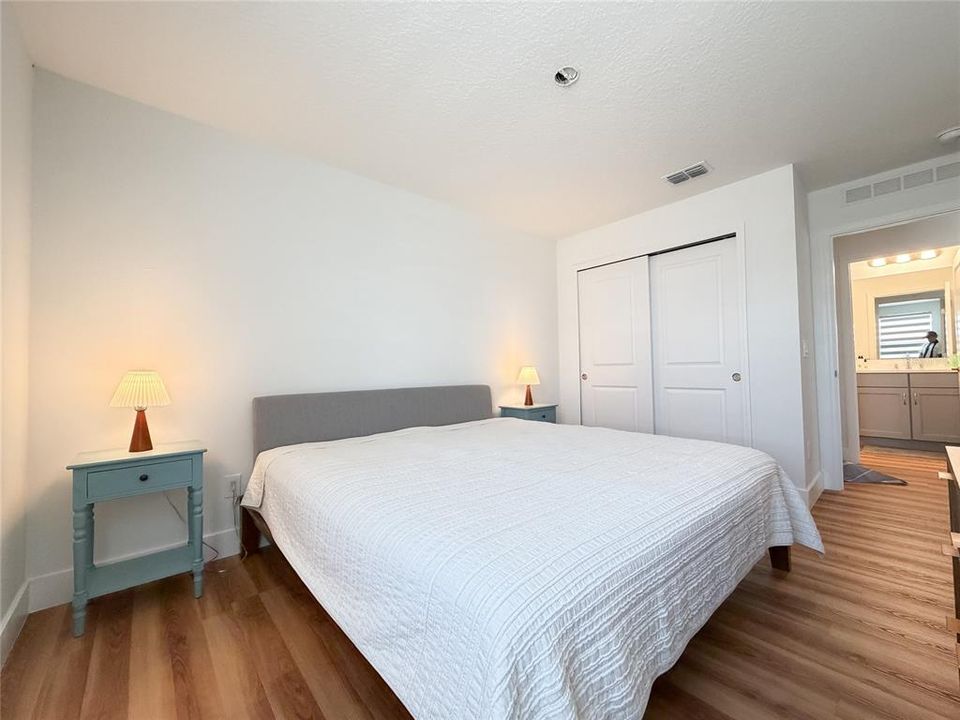 For Rent: $4,800 (5 beds, 5 baths, 2700 Square Feet)