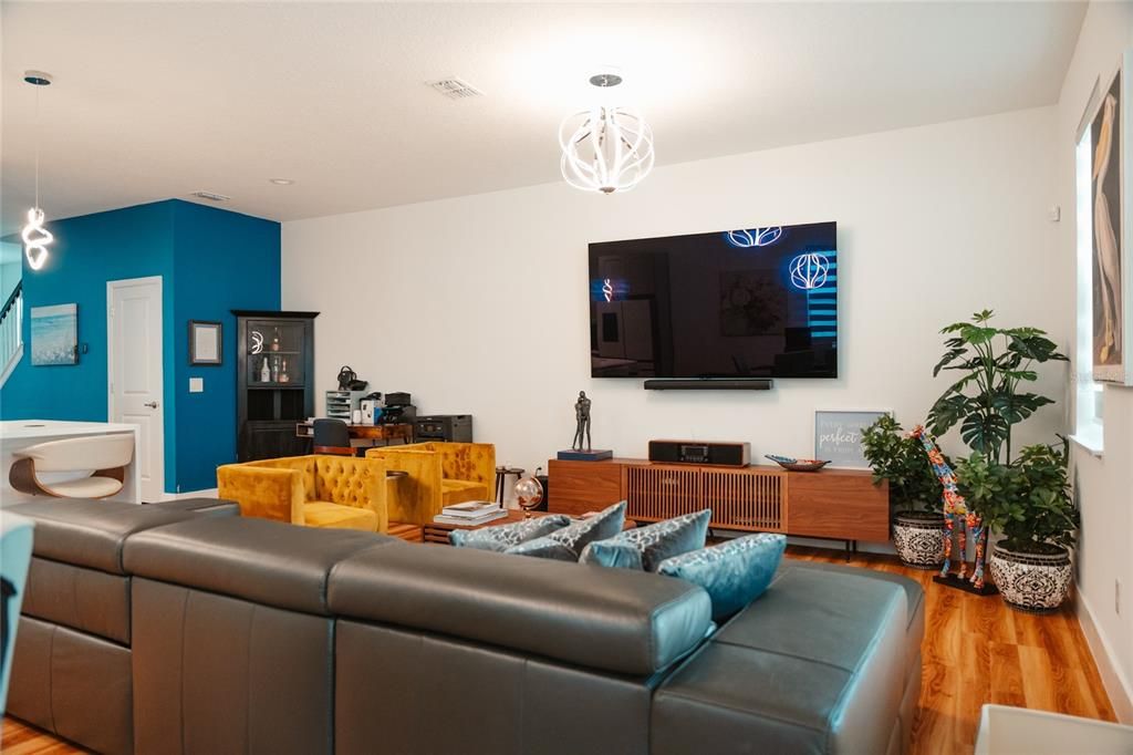 For Rent: $4,800 (5 beds, 5 baths, 2700 Square Feet)