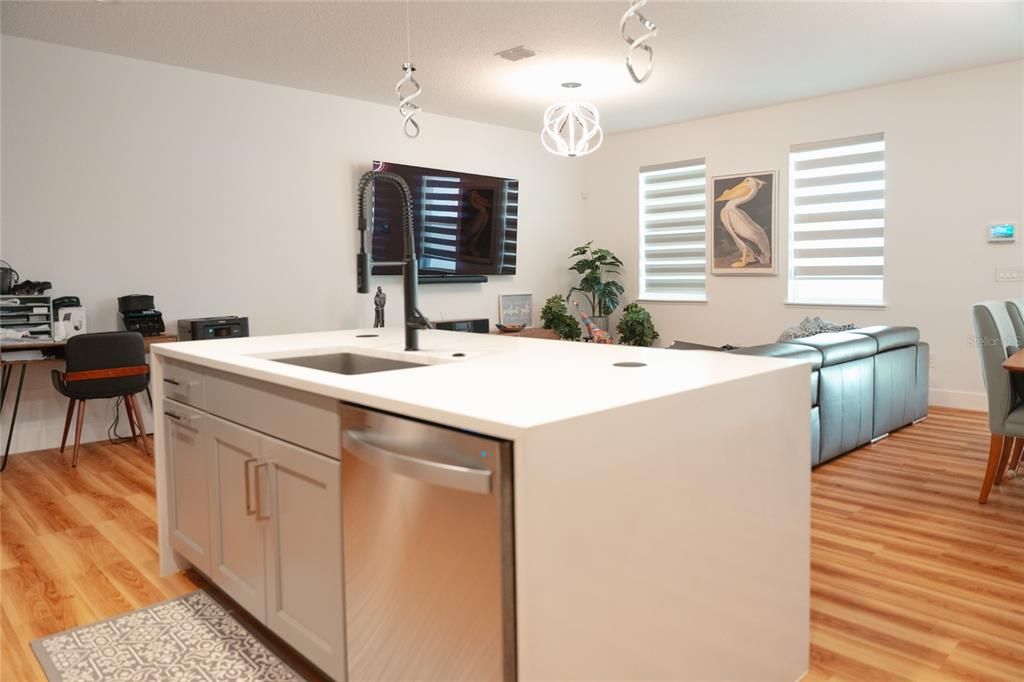 For Rent: $4,800 (5 beds, 5 baths, 2700 Square Feet)