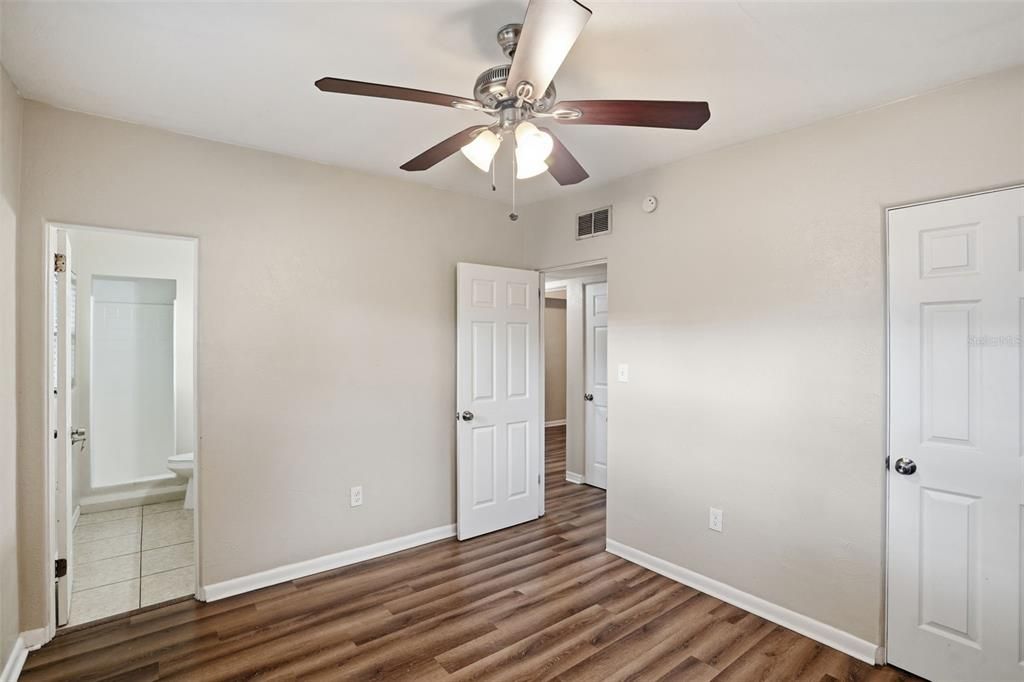 For Sale: $281,970 (3 beds, 2 baths, 1347 Square Feet)