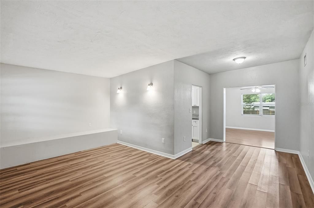 For Sale: $281,970 (3 beds, 2 baths, 1347 Square Feet)