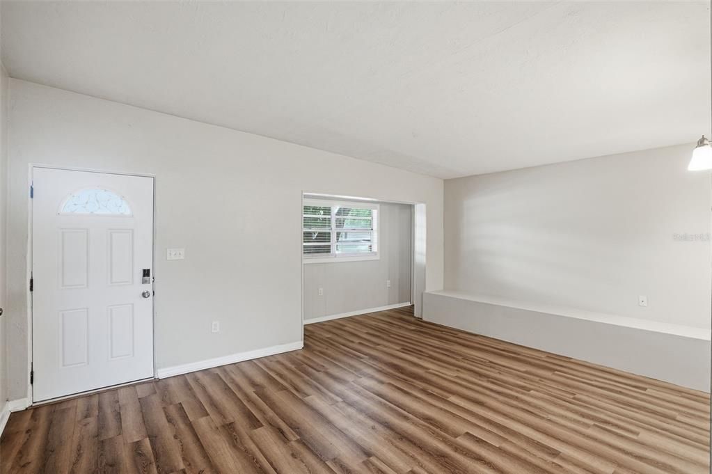 For Sale: $281,970 (3 beds, 2 baths, 1347 Square Feet)