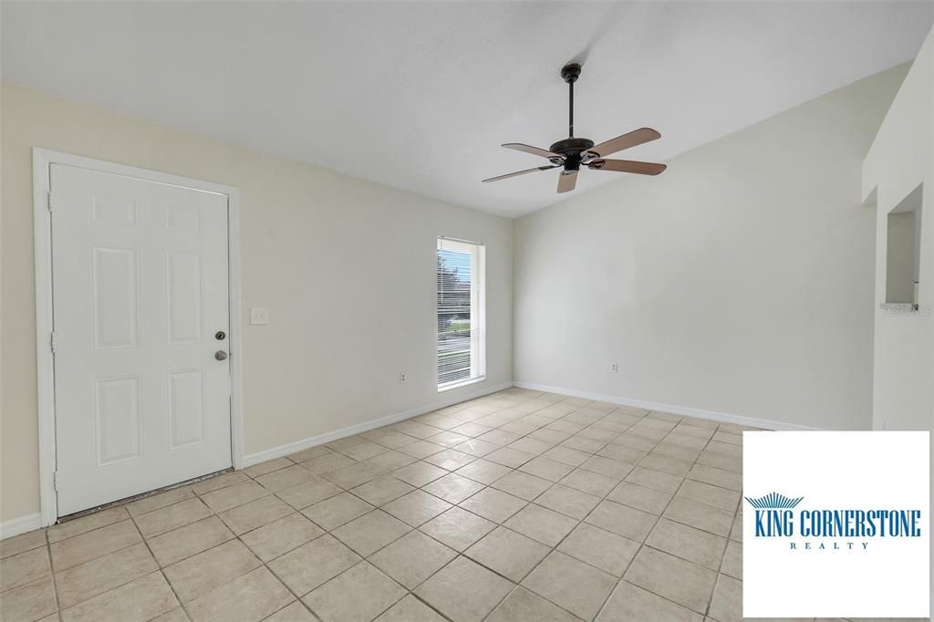 For Rent: $1,800 (2 beds, 2 baths, 870 Square Feet)
