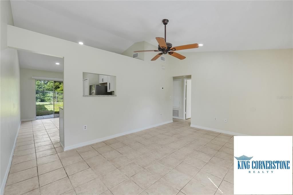 For Rent: $1,800 (2 beds, 2 baths, 870 Square Feet)