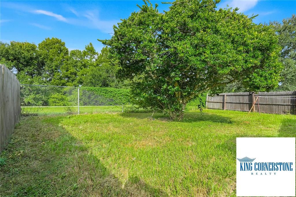For Rent: $1,800 (2 beds, 2 baths, 870 Square Feet)