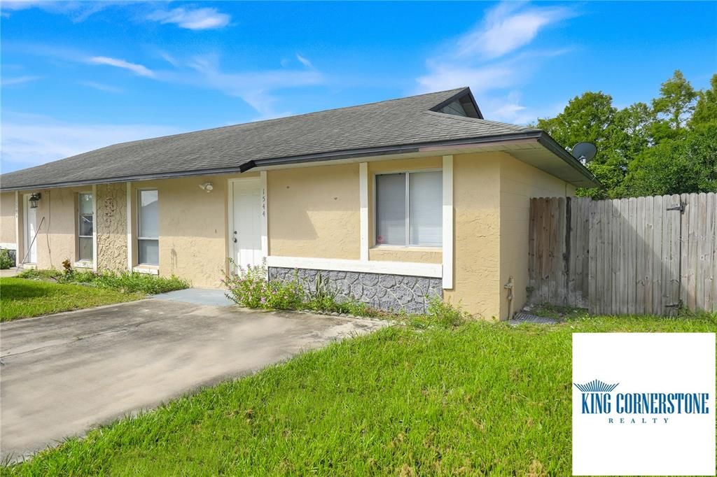 For Rent: $1,800 (2 beds, 2 baths, 870 Square Feet)
