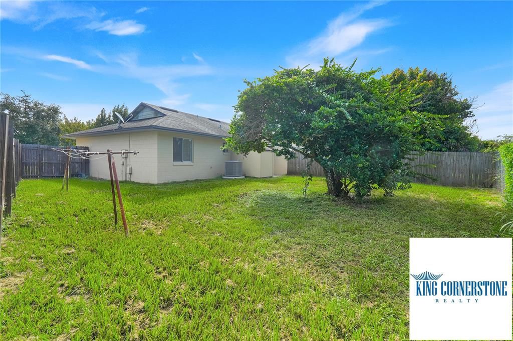For Rent: $1,800 (2 beds, 2 baths, 870 Square Feet)