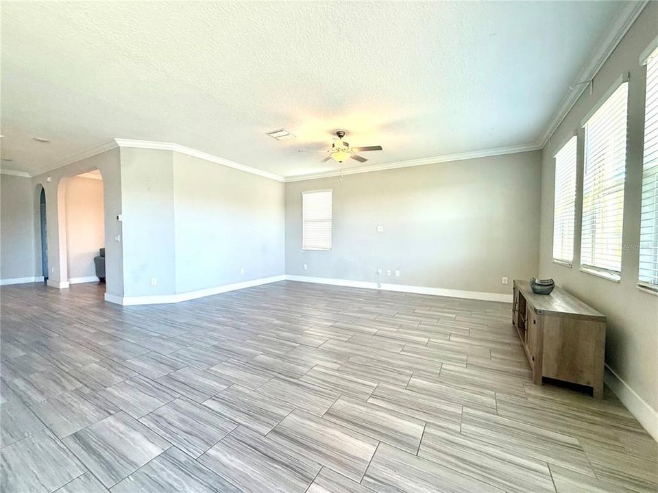 For Sale: $474,000 (4 beds, 2 baths, 2775 Square Feet)