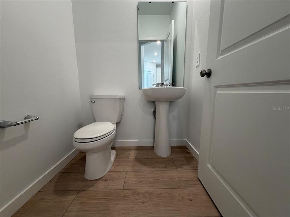 For Rent: $2,200 (3 beds, 2 baths, 1664 Square Feet)