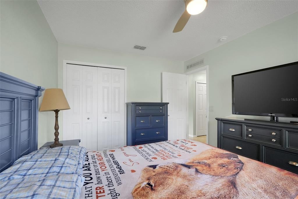 For Sale: $390,000 (4 beds, 2 baths, 2088 Square Feet)
