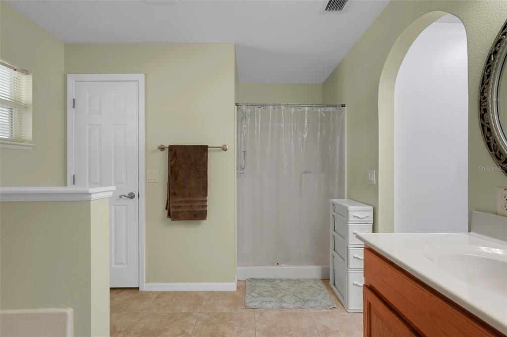 For Sale: $390,000 (4 beds, 2 baths, 2088 Square Feet)