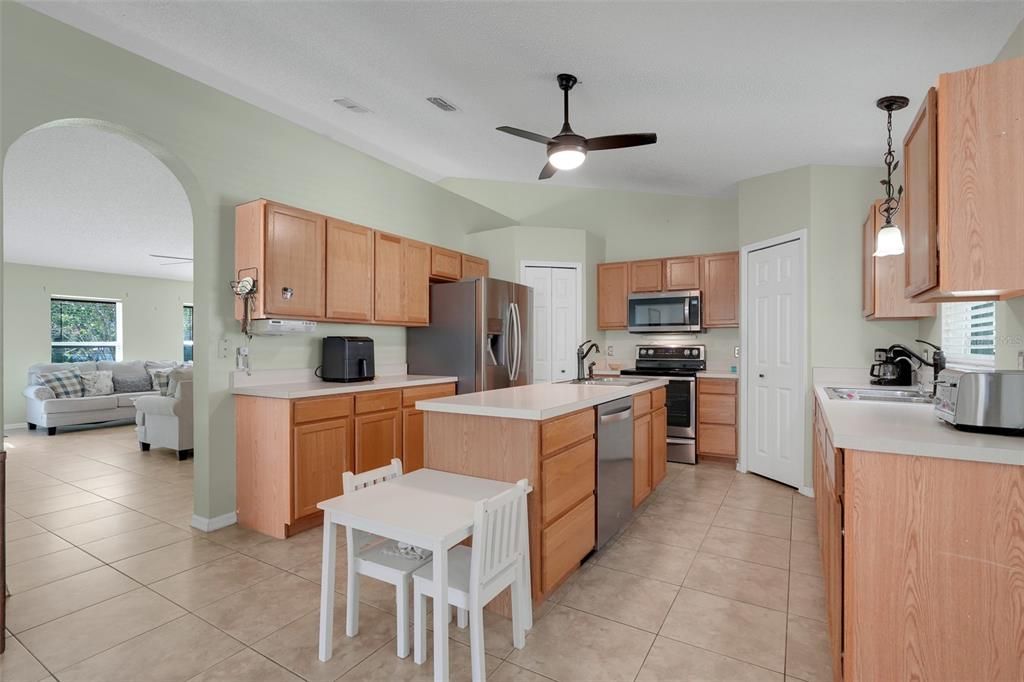 For Sale: $390,000 (4 beds, 2 baths, 2088 Square Feet)