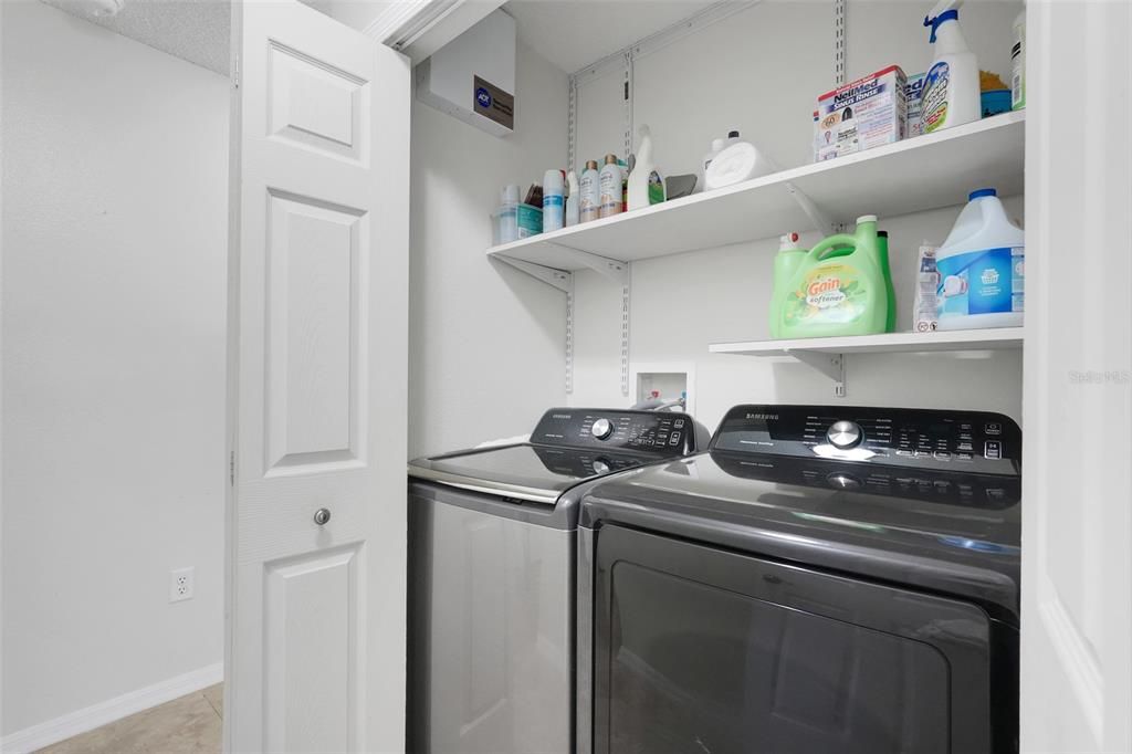 For Sale: $390,000 (4 beds, 2 baths, 2088 Square Feet)