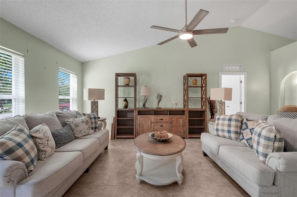 For Sale: $390,000 (4 beds, 2 baths, 2088 Square Feet)