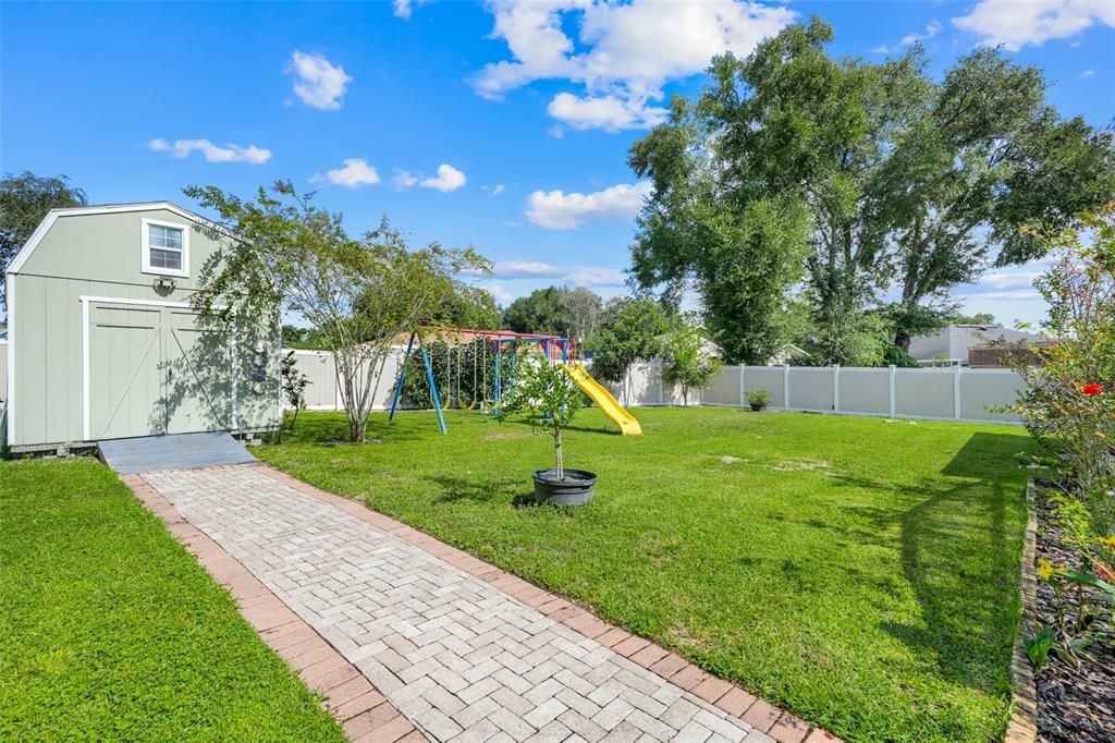 For Sale: $390,000 (4 beds, 2 baths, 2088 Square Feet)