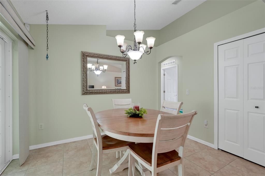 For Sale: $390,000 (4 beds, 2 baths, 2088 Square Feet)