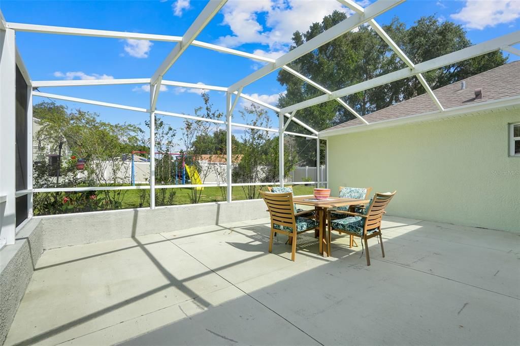 For Sale: $390,000 (4 beds, 2 baths, 2088 Square Feet)