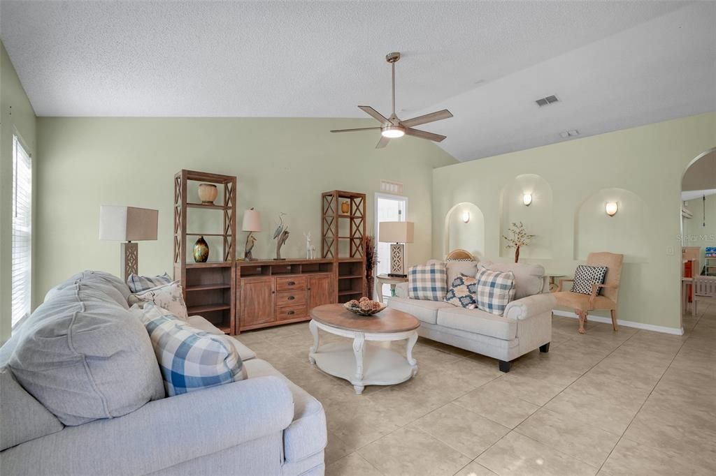 For Sale: $390,000 (4 beds, 2 baths, 2088 Square Feet)