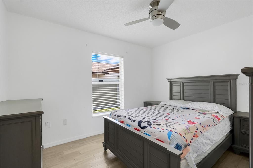 For Sale: $390,000 (4 beds, 2 baths, 2088 Square Feet)