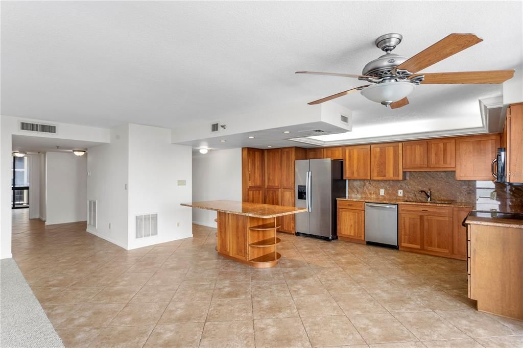 For Rent: $3,900 (2 beds, 2 baths, 1702 Square Feet)