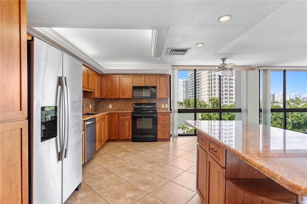 For Rent: $3,900 (2 beds, 2 baths, 1702 Square Feet)