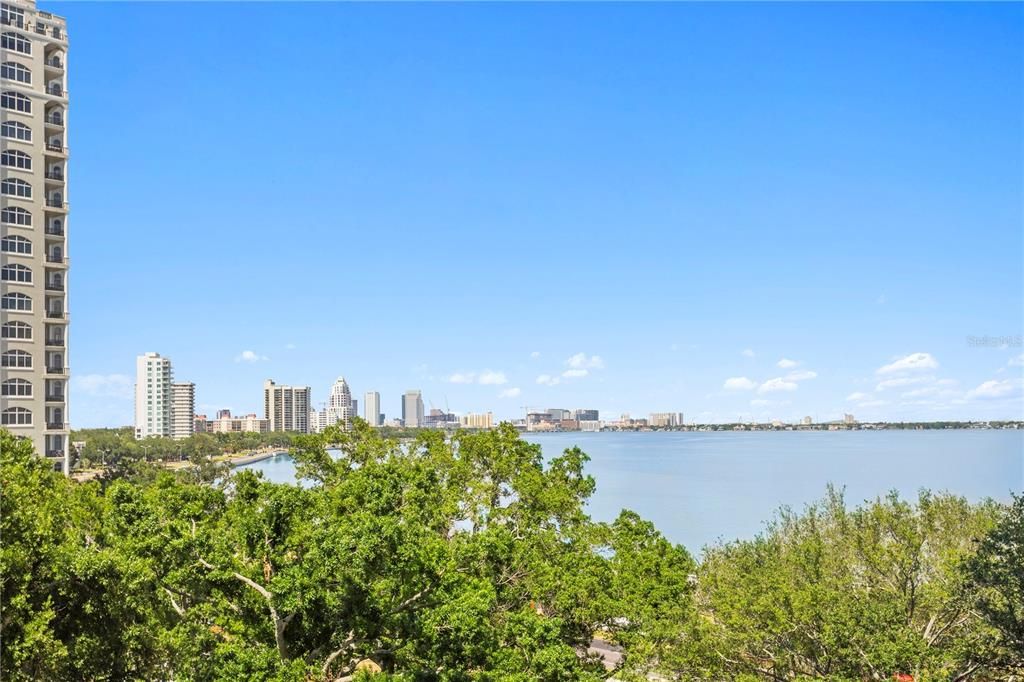 For Rent: $3,900 (2 beds, 2 baths, 1702 Square Feet)