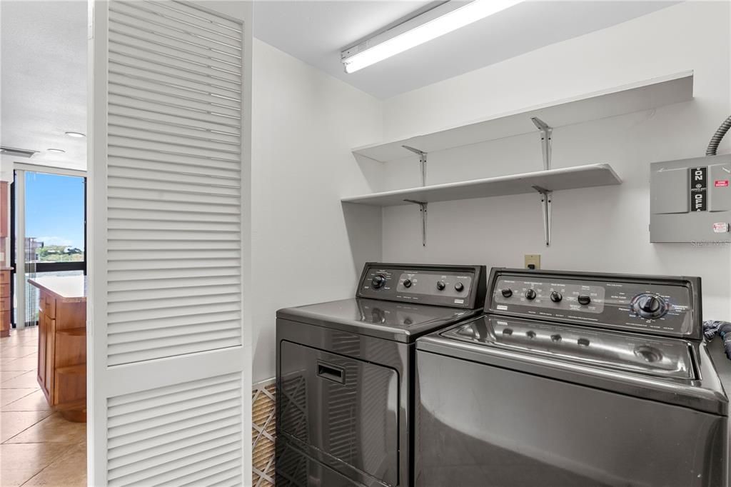 For Rent: $3,900 (2 beds, 2 baths, 1702 Square Feet)