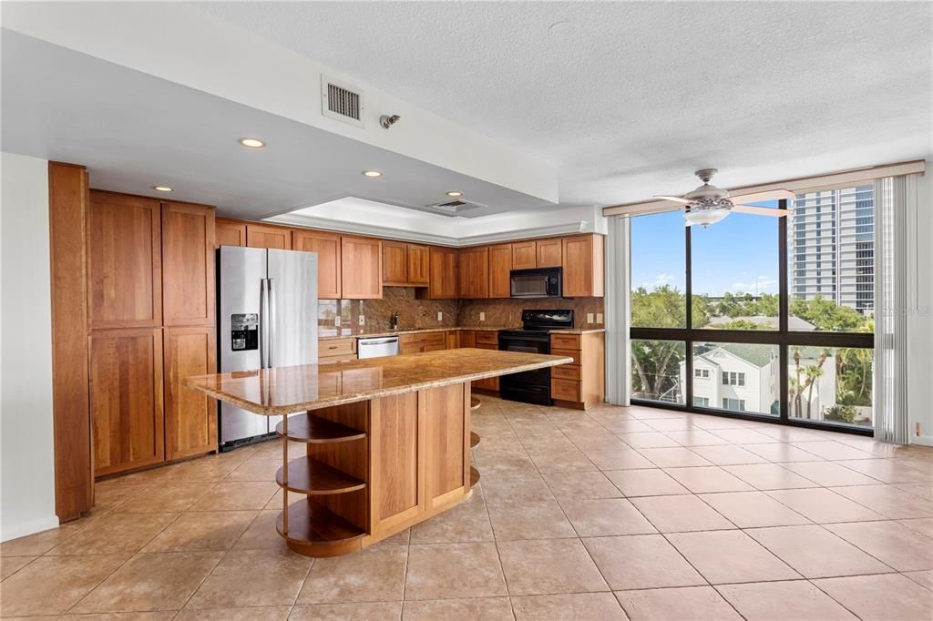 For Rent: $3,900 (2 beds, 2 baths, 1702 Square Feet)