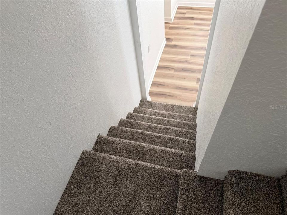 For Sale: $239,000 (2 beds, 1 baths, 1084 Square Feet)