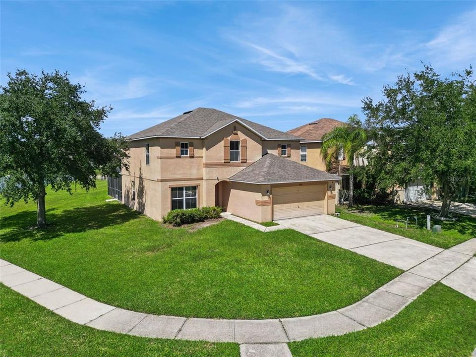 For Sale: $398,000 (4 beds, 2 baths, 2387 Square Feet)