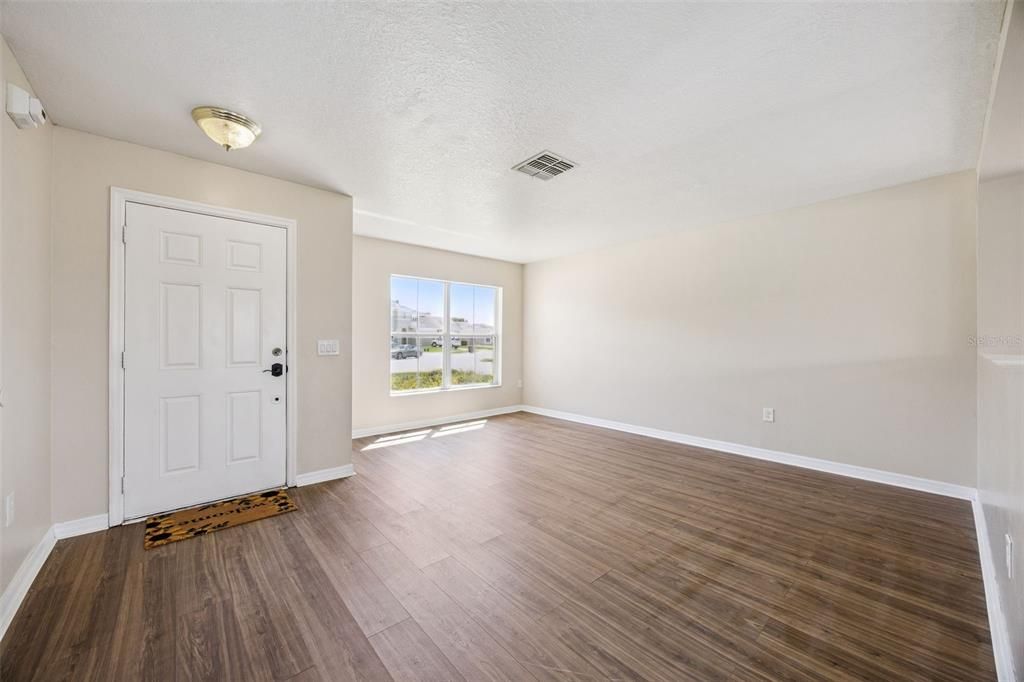 For Sale: $398,000 (4 beds, 2 baths, 2387 Square Feet)