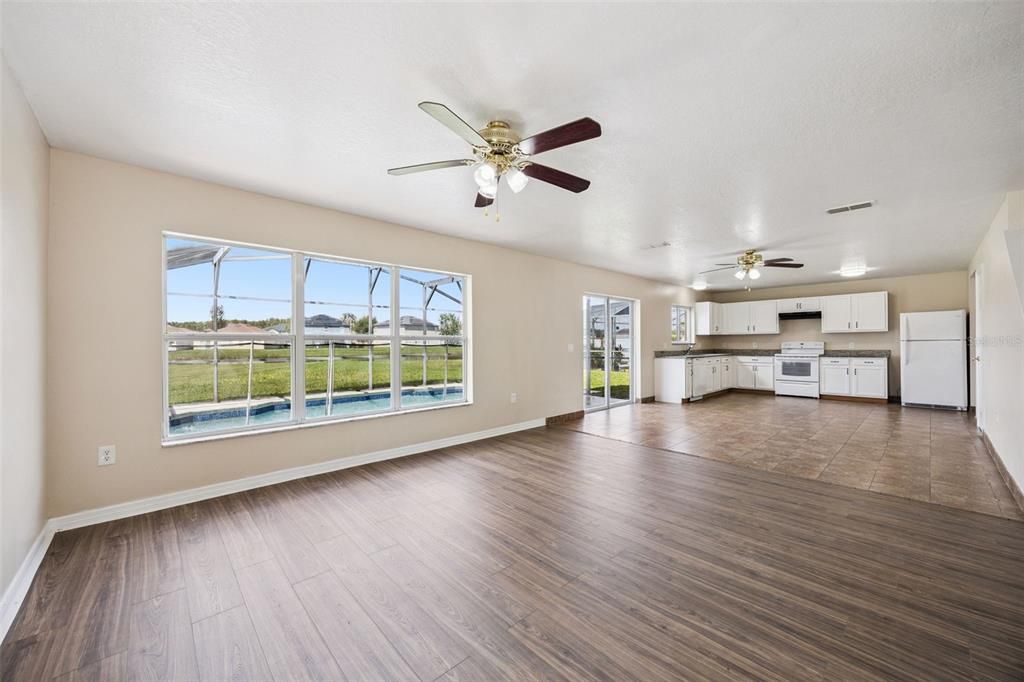 For Sale: $398,000 (4 beds, 2 baths, 2387 Square Feet)